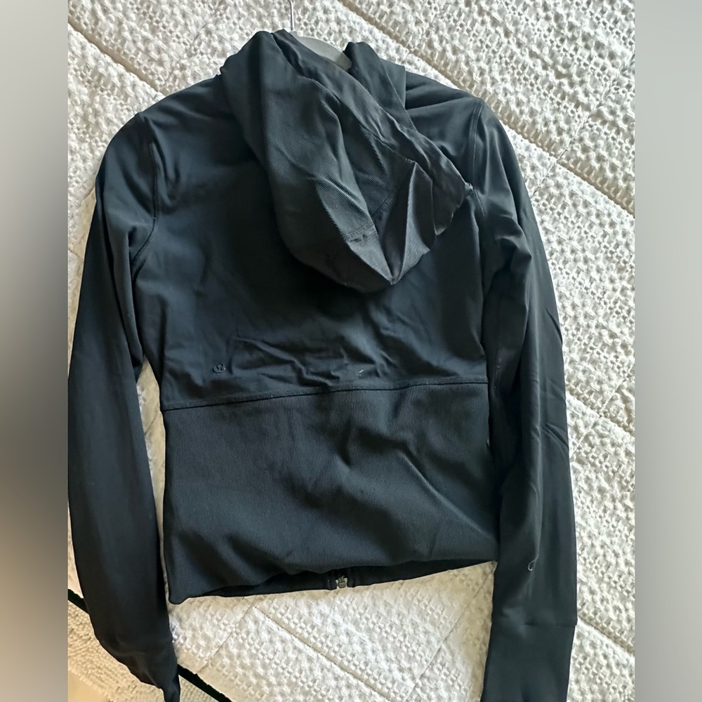 Lululemon Women's Black Hooded Jacket szM - Picture 6 of 9